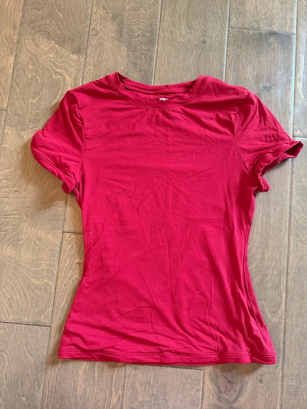 Women's Slim-Fit Crew Neck Tee in Red